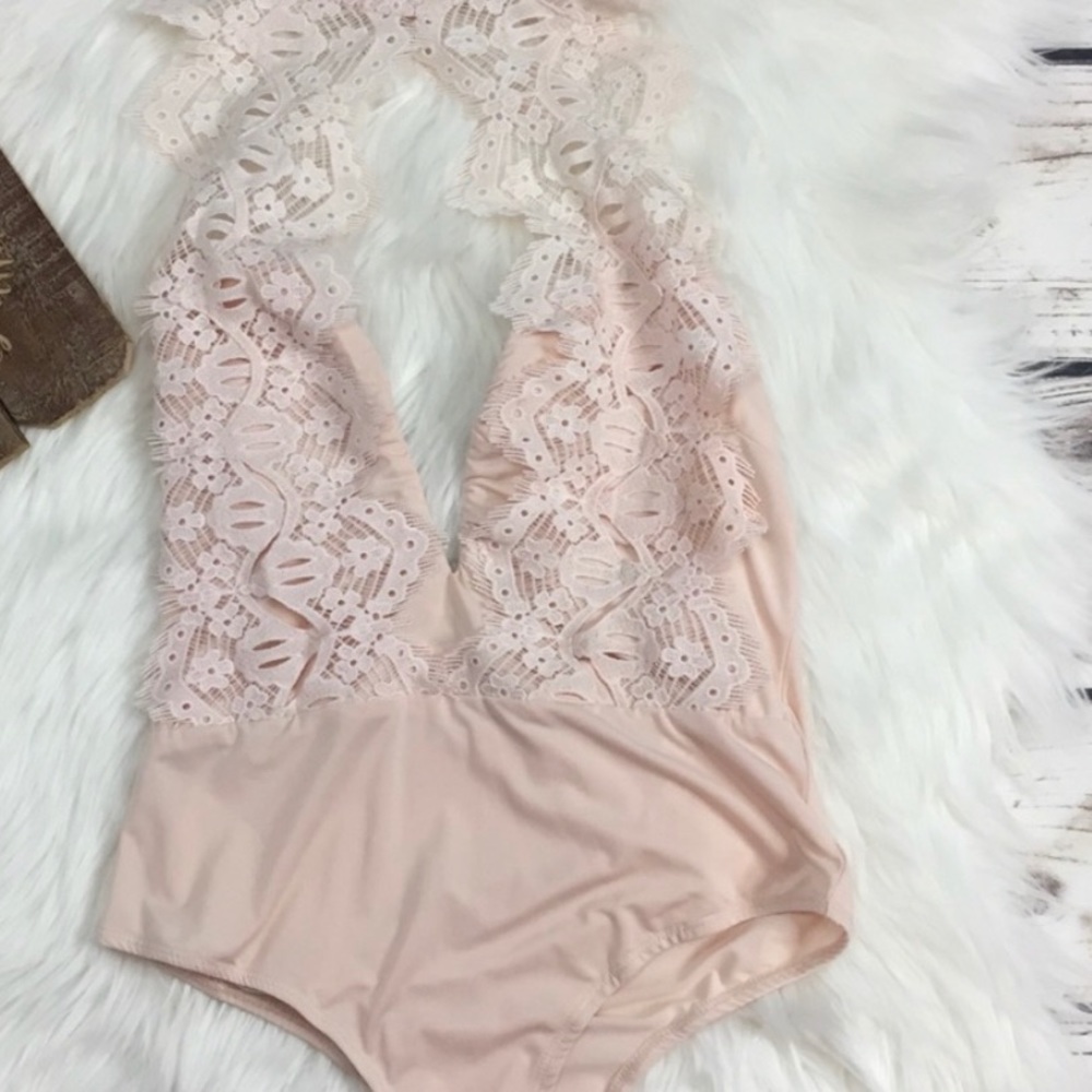 Lacey choker one piece light pink
